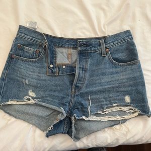 levi’s shorts size 29